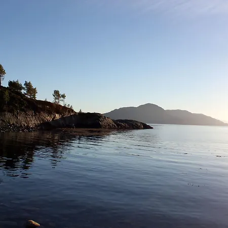 Tustna Ladestasjon Hals