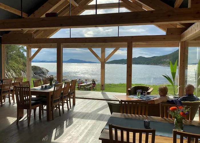 Lodge Tustna Ladestasjon *