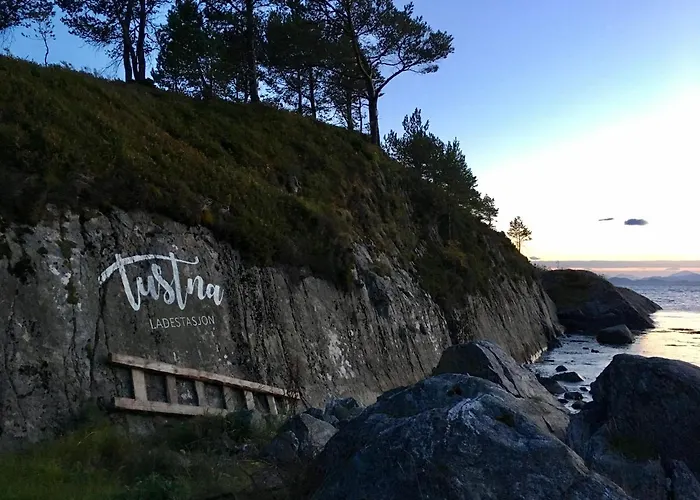 Lodge Tustna Ladestasjon