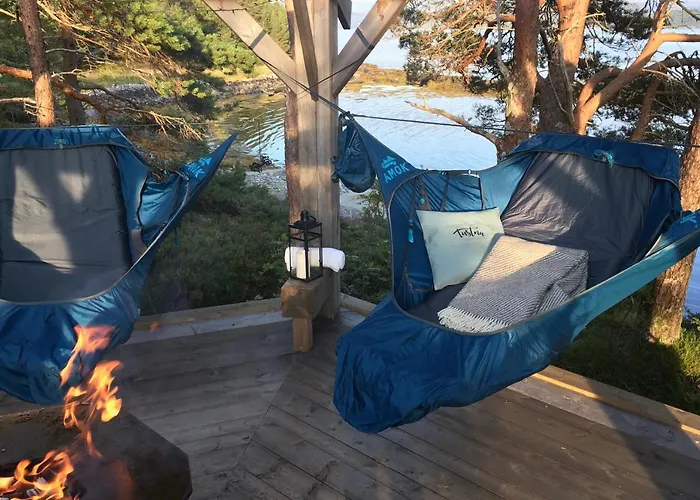 Lodge Tustna Ladestasjon *