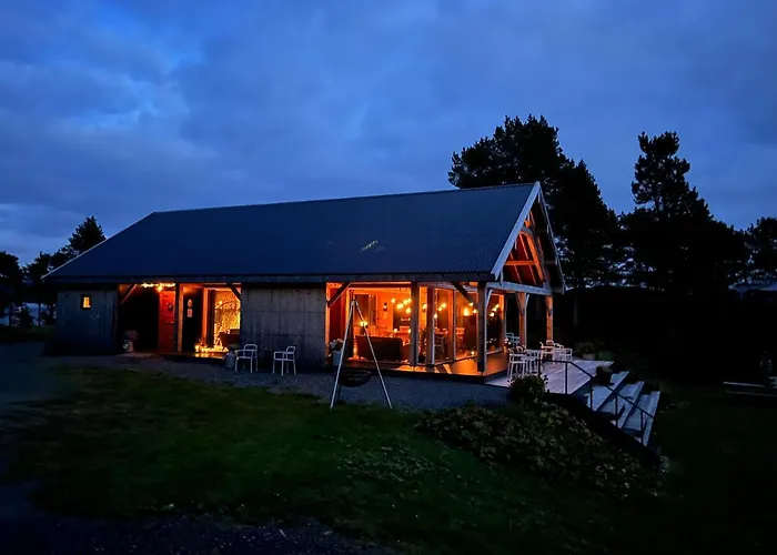 Tustna Ladestasjon Lodge *